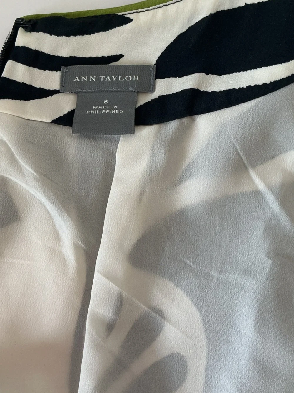Ann Taylor Black & White Floral Sleeveless Shift Dress elegant lightweight 8 - Picture 4 of 4